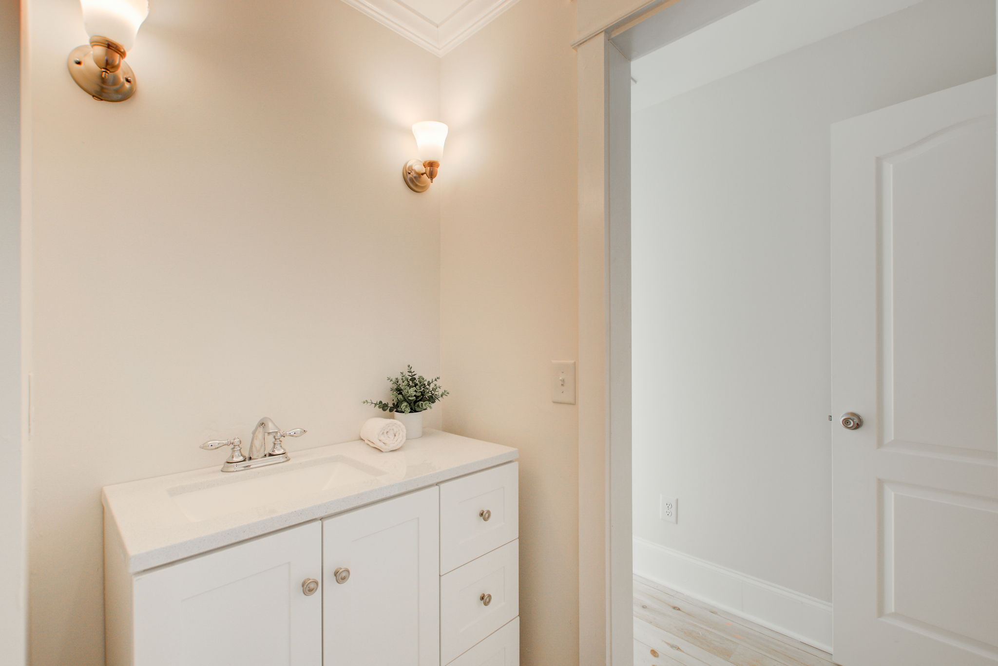 47 Jack + Jill Bath BR 2 Vanity Detail