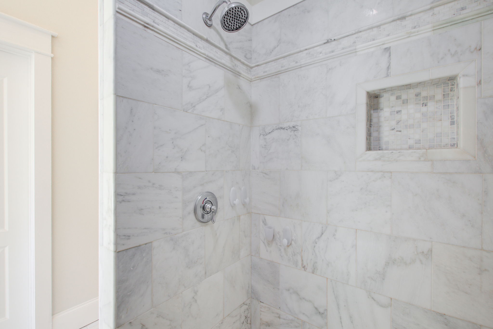 41 Main BR En Suite C Shower Detail