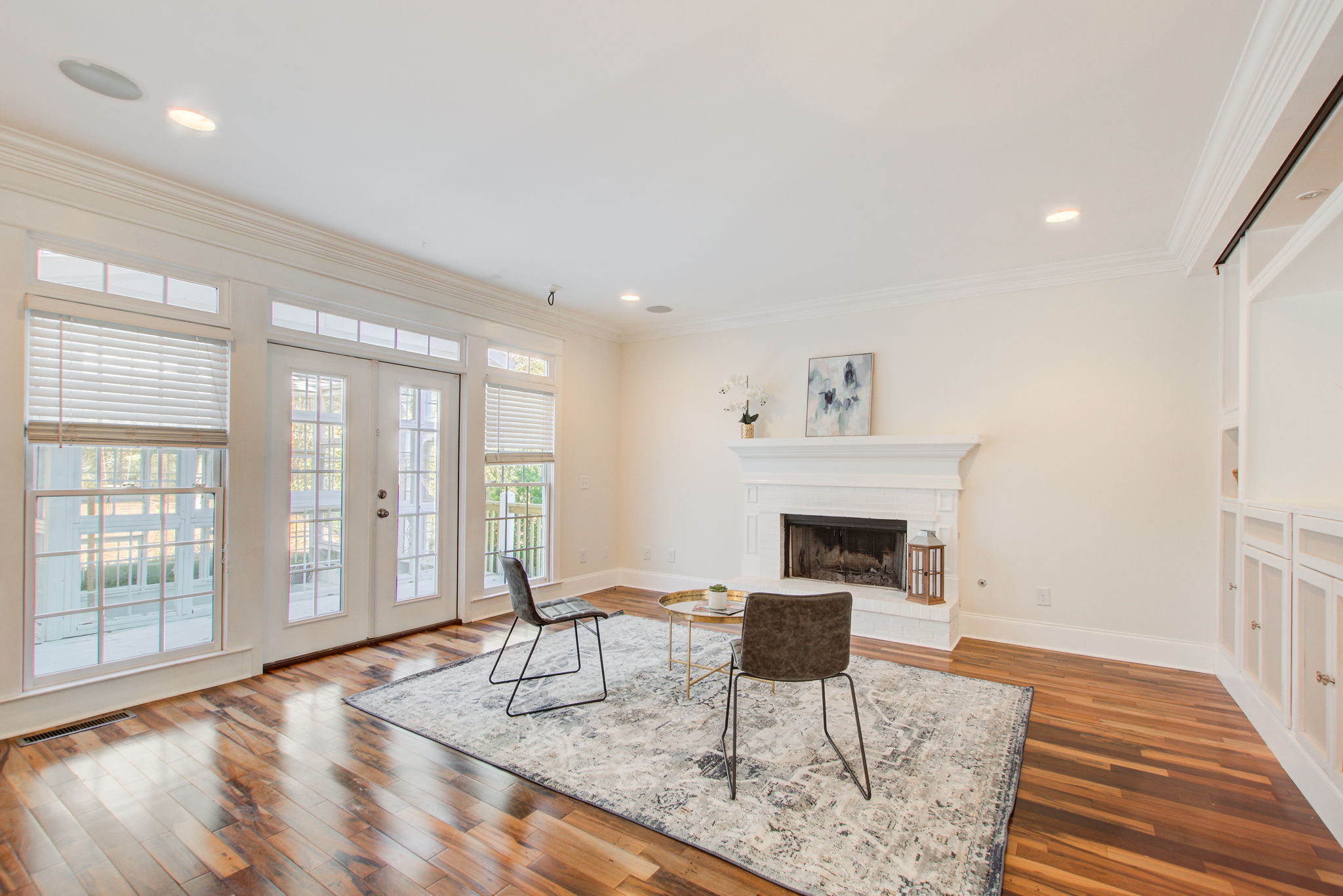 29 Living Room C w Walkout