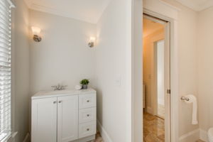 48 Jack + Jill BR 3 Vanity w WC Shower Acess