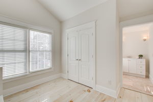 50 BR 3 B w J&J Bath View