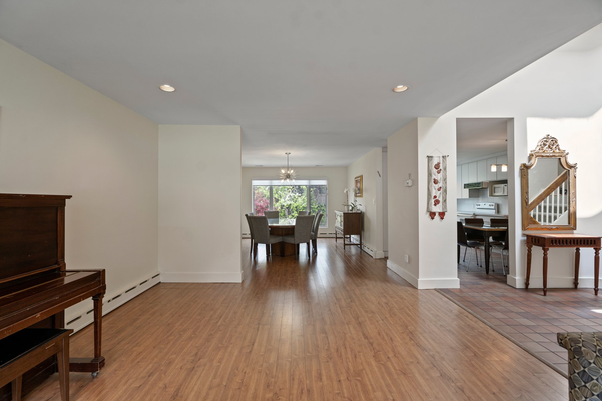 296 Hillhurst Blvd Toronto, ON M6B 1N1