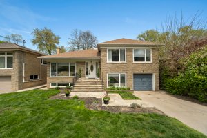 296 Hillhurst Blvd