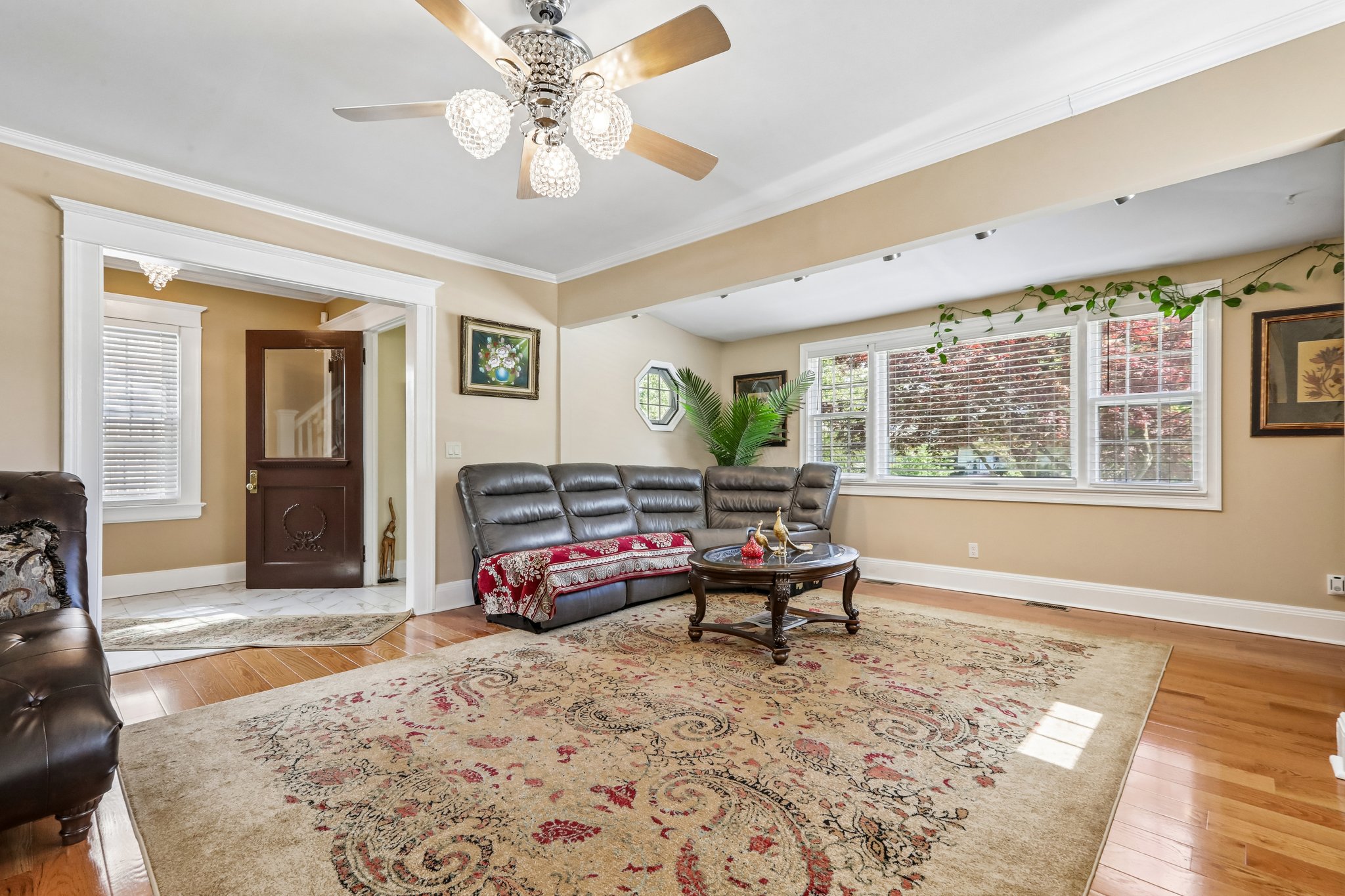 Montclair Ave-S0605-009.jpg