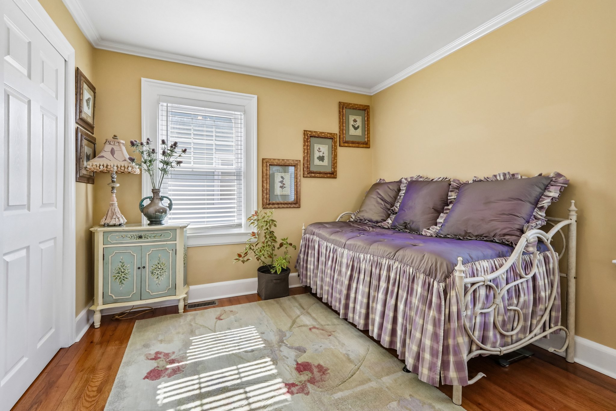 Montclair Ave-S0605-027.jpg