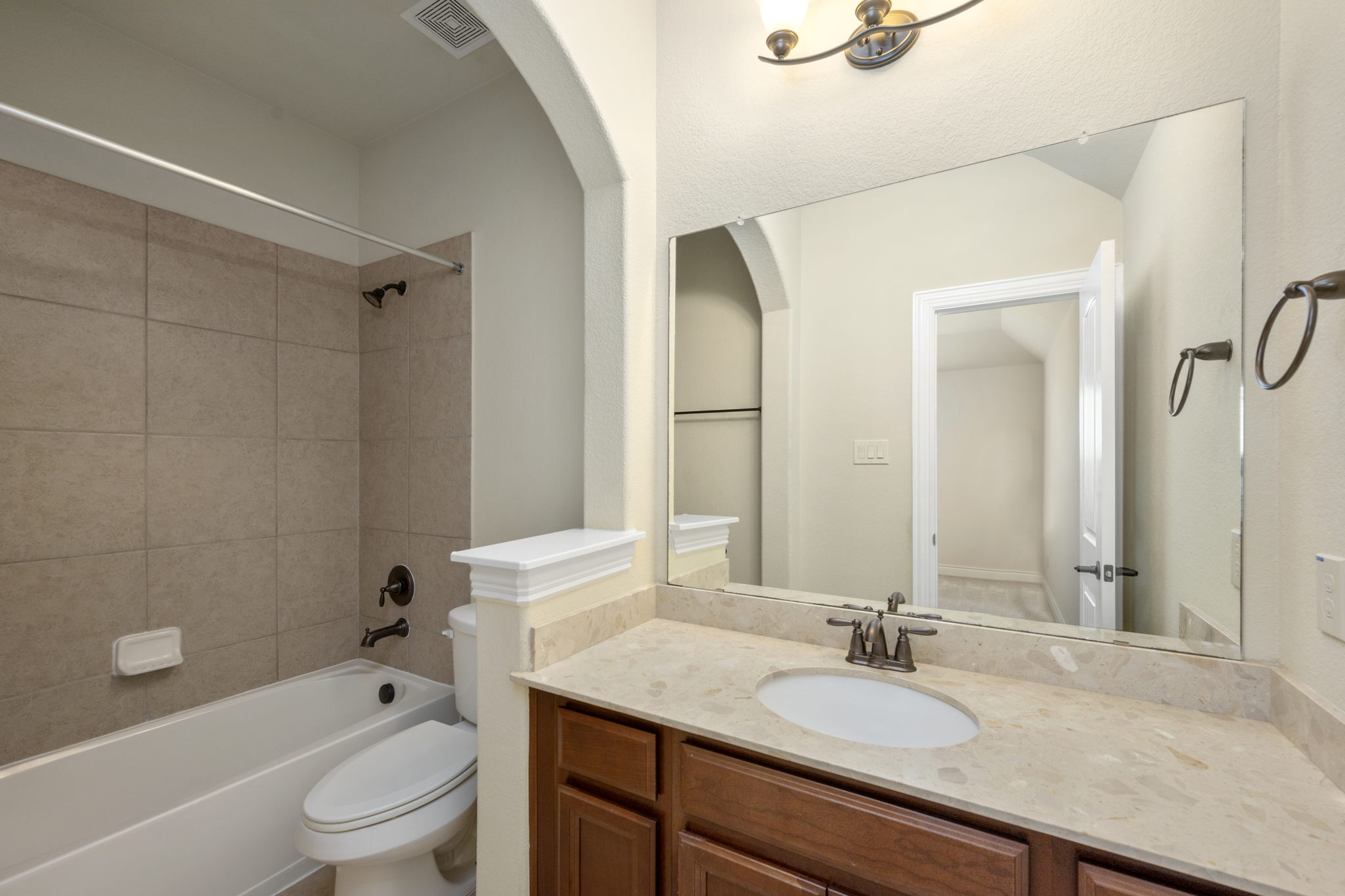 2960 Gibbons Hill Ln, League City, TX 77573, USA Photo 34