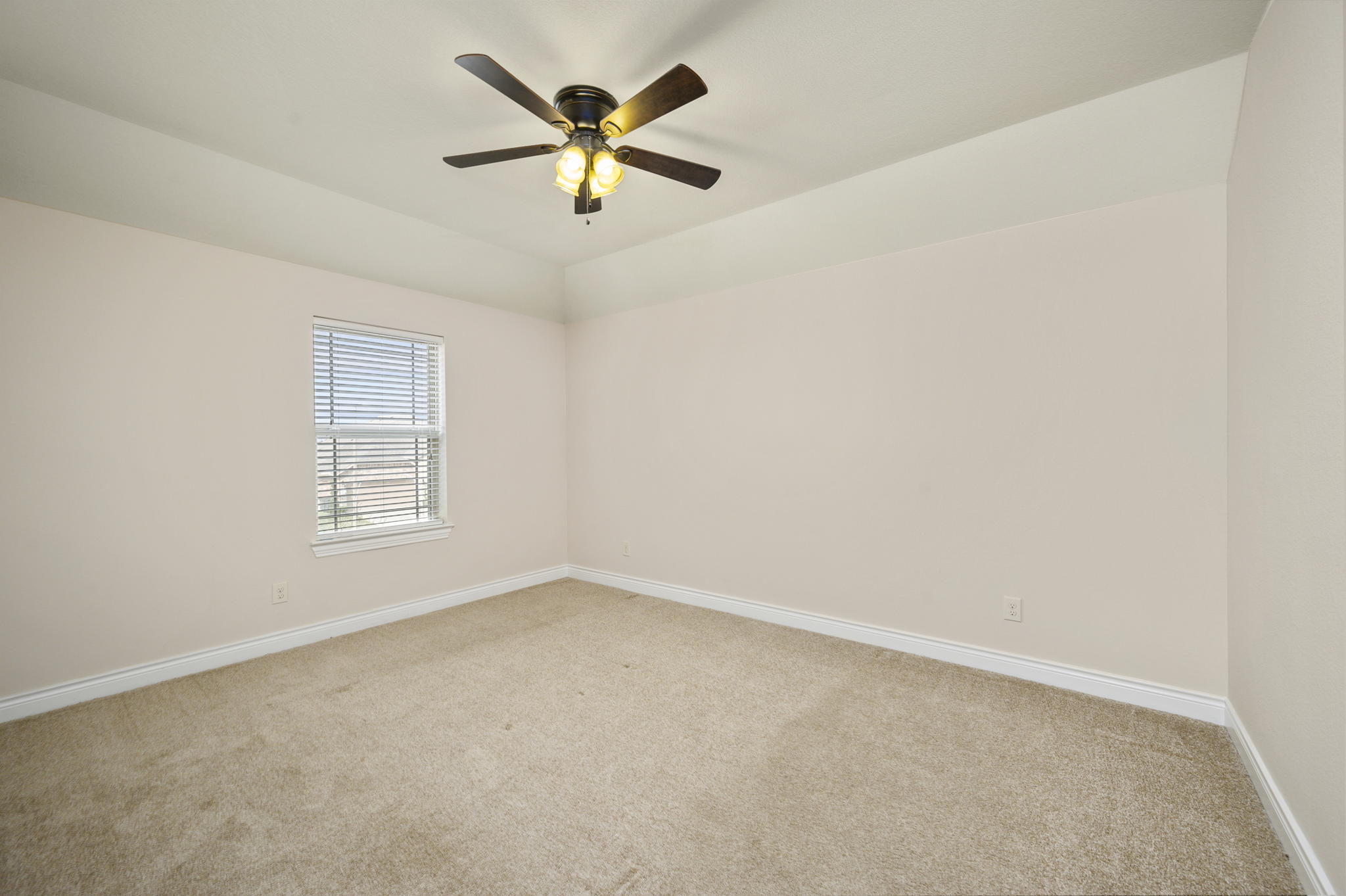 2960 Gibbons Hill Ln, League City, TX 77573, USA Photo 31