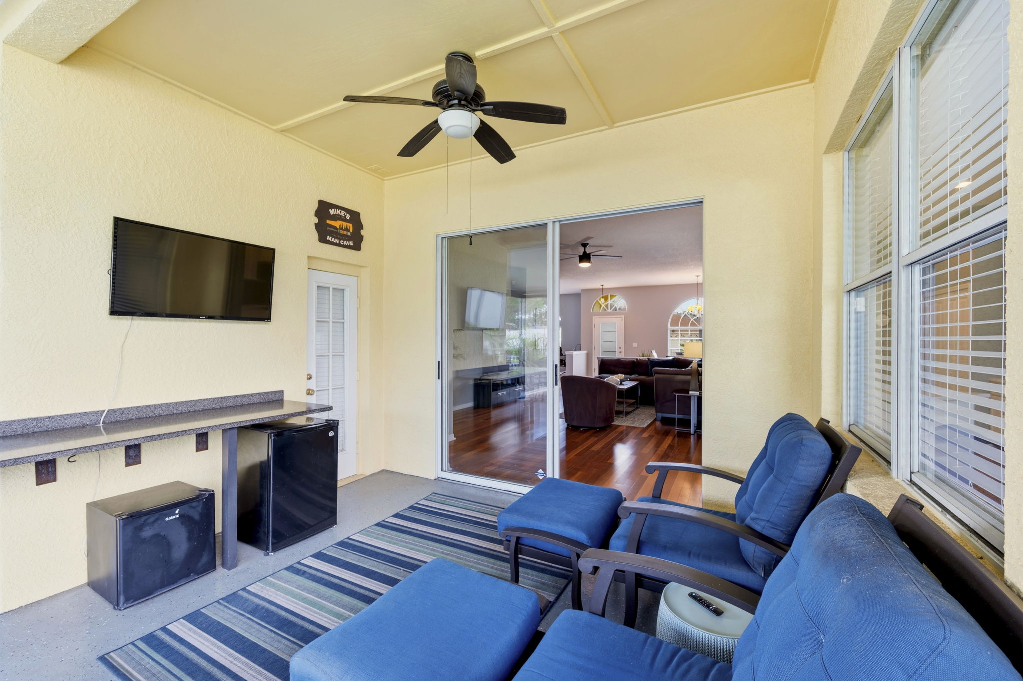 Interiors (48)