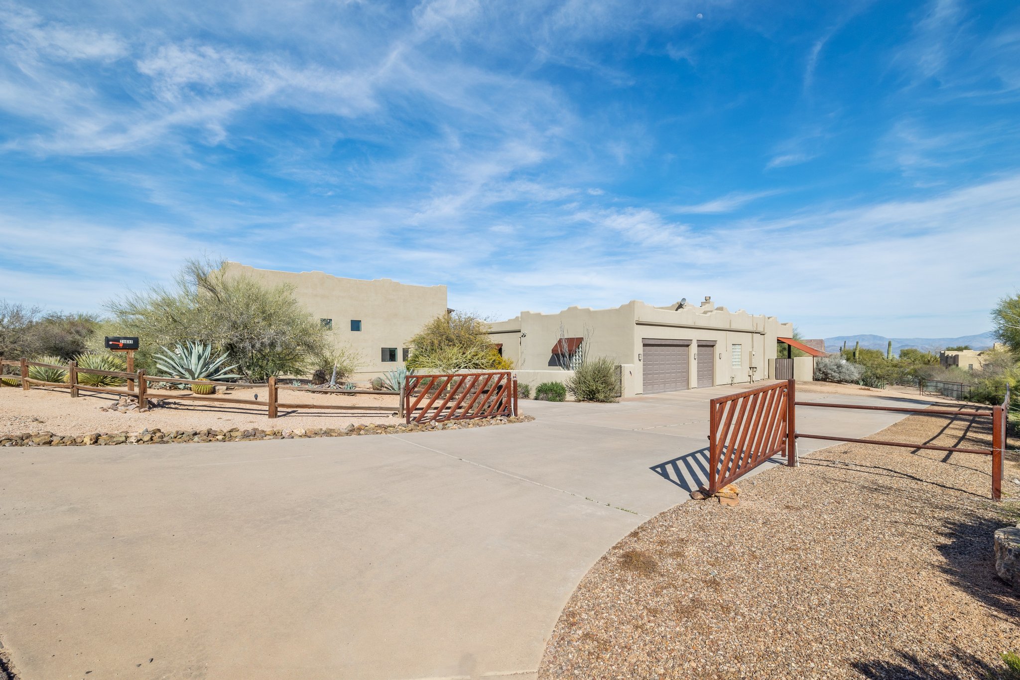 29611 N 140th St - 001 (2).jpg