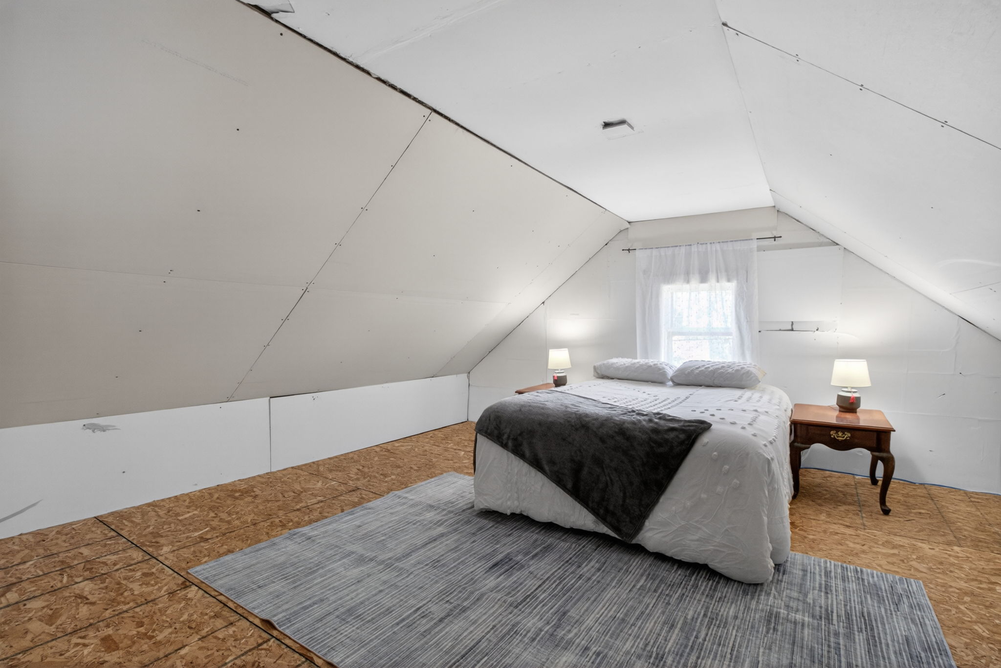  Photo 32