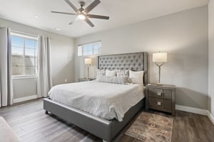 Bella Pl-S0704-047.jpg