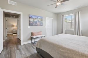 Bella Pl-S0704-048.jpg