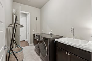 Bella Pl-S0704-057.jpg