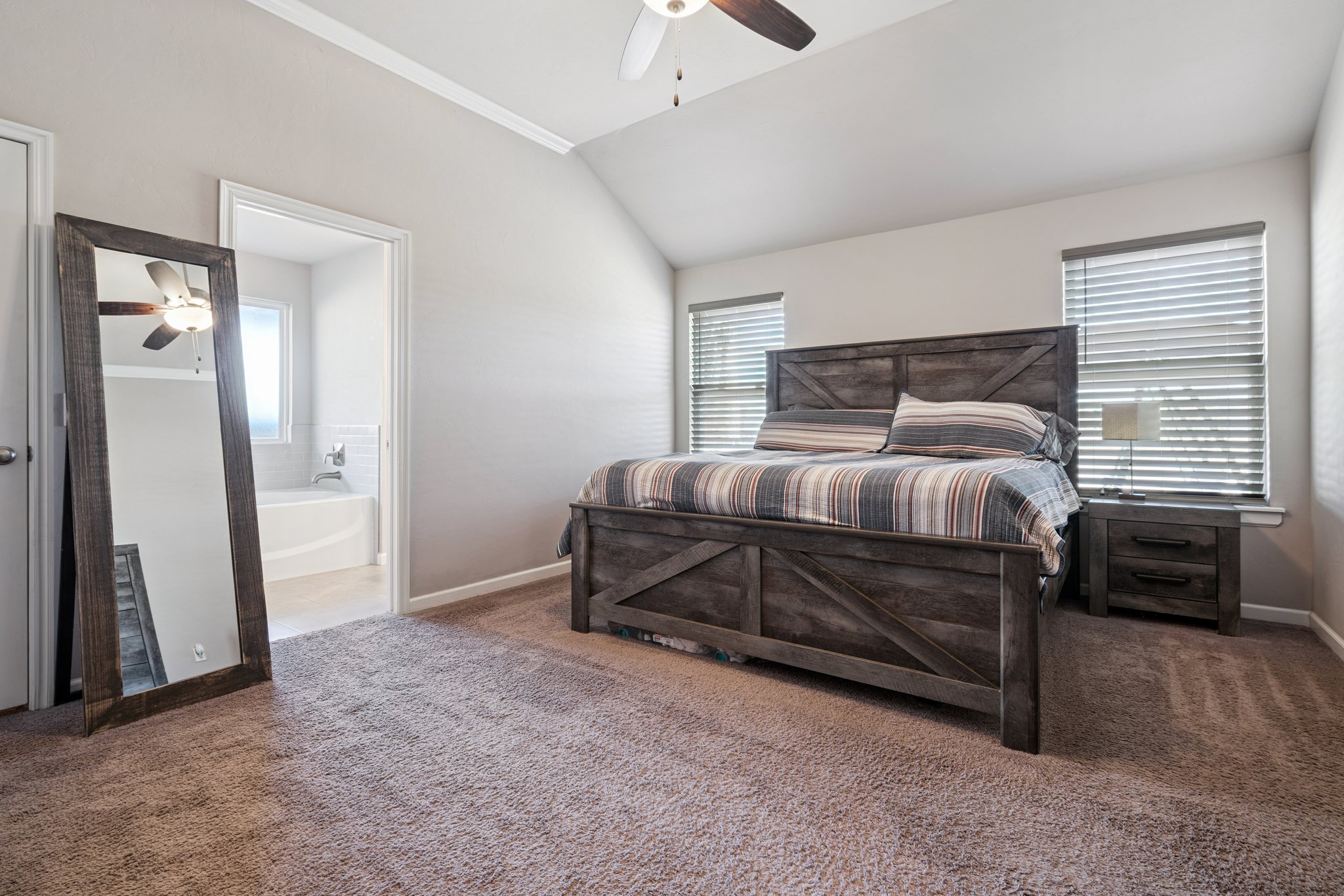 2968 NW 184th Terrace_024.jpg