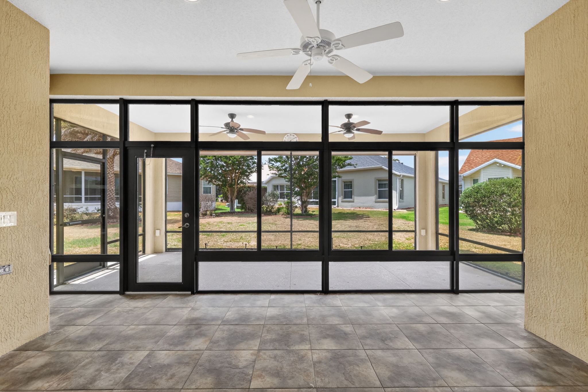 Enclosed Lanai with Extended Screen Lanai