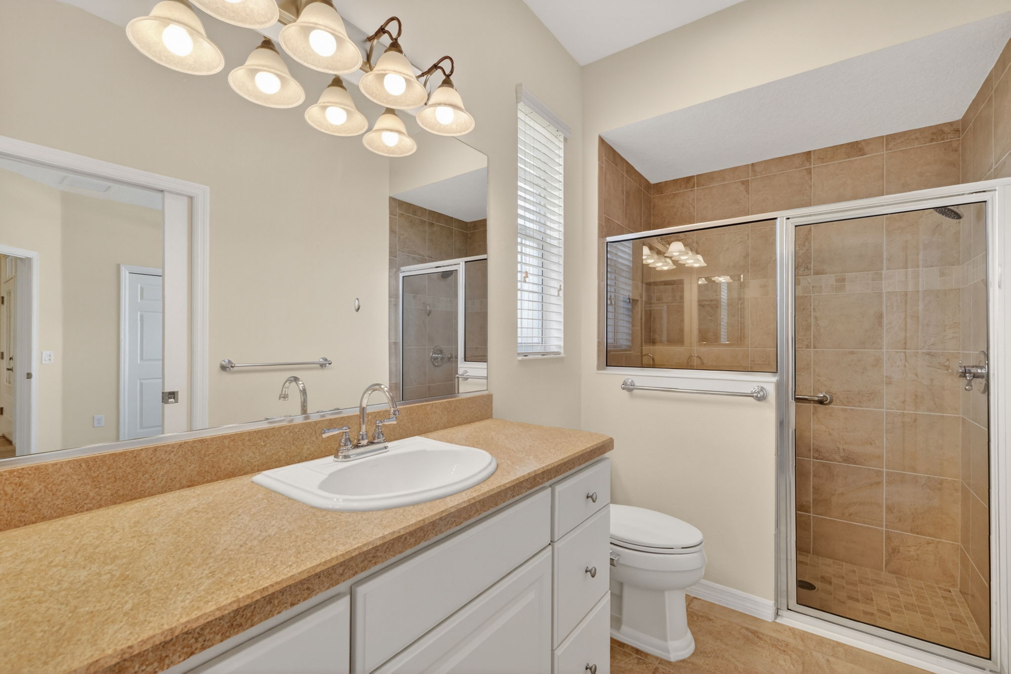 "Jack and Jill -Style" Second Bathroom