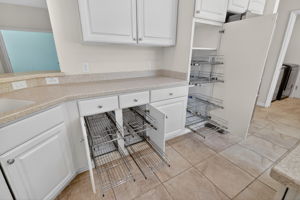 Roll-Out Shelving in Kitchen