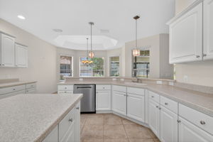 EXPANSIVE Kitchen