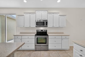 EXPANSIVE Kitchen