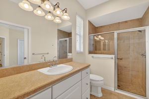 "Jack and Jill -Style" Second Bathroom