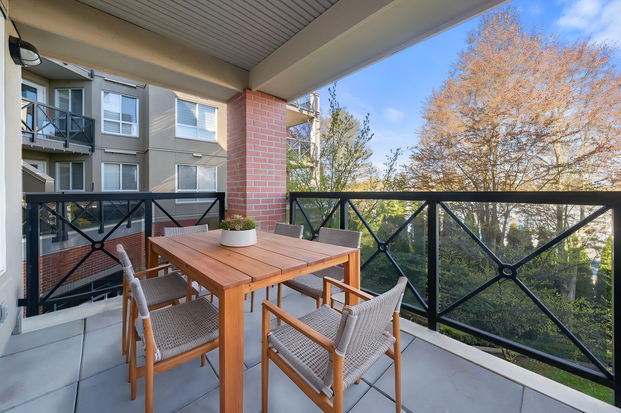 _A737038 virtually staged.jpeg