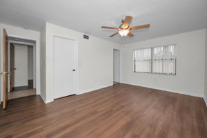 Primary Bedroom1b
