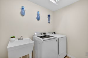 Interior Laundry Rom