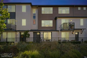  Photo 0
