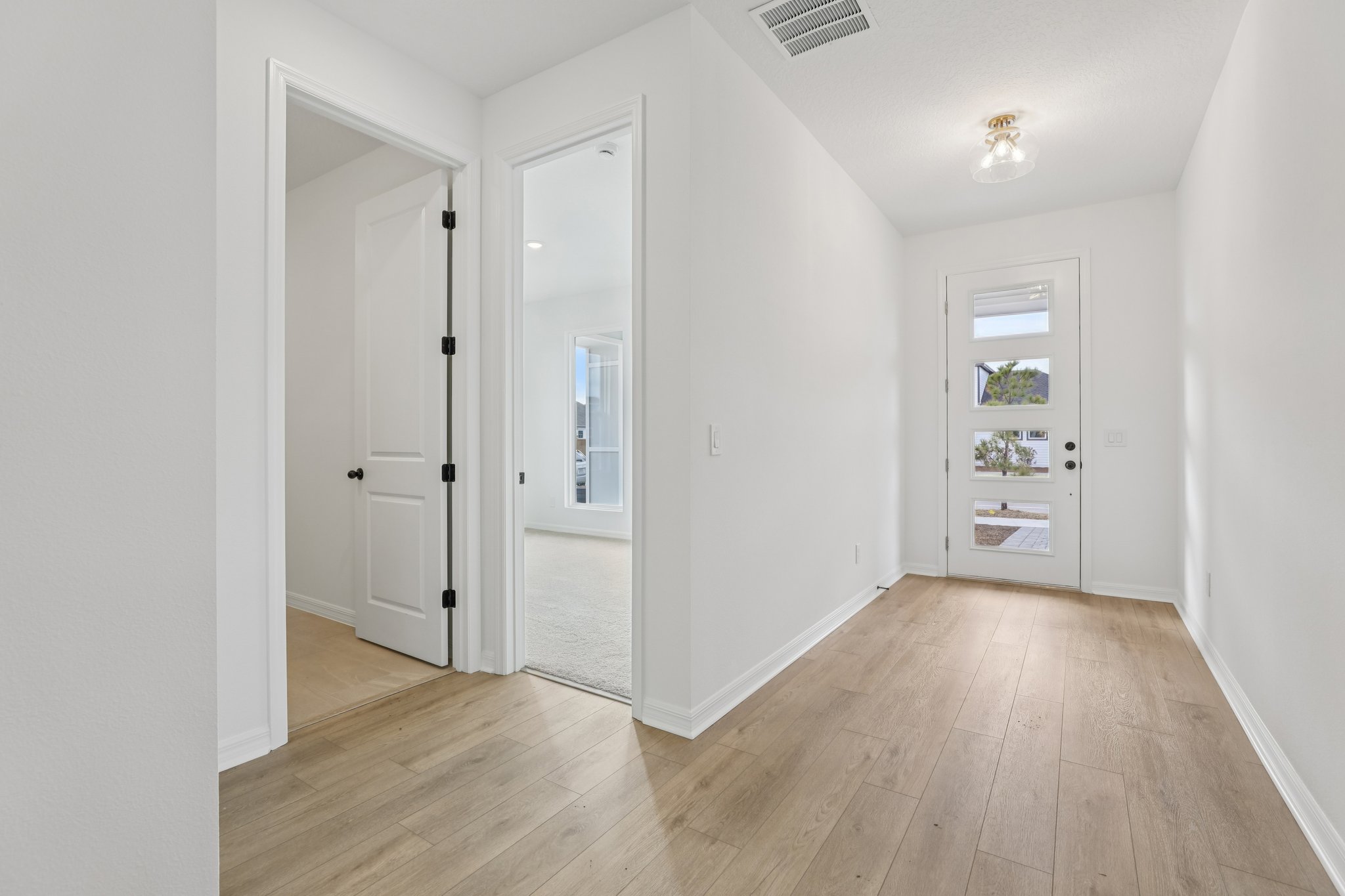 Sailhouse Dr-S0901-005.jpg