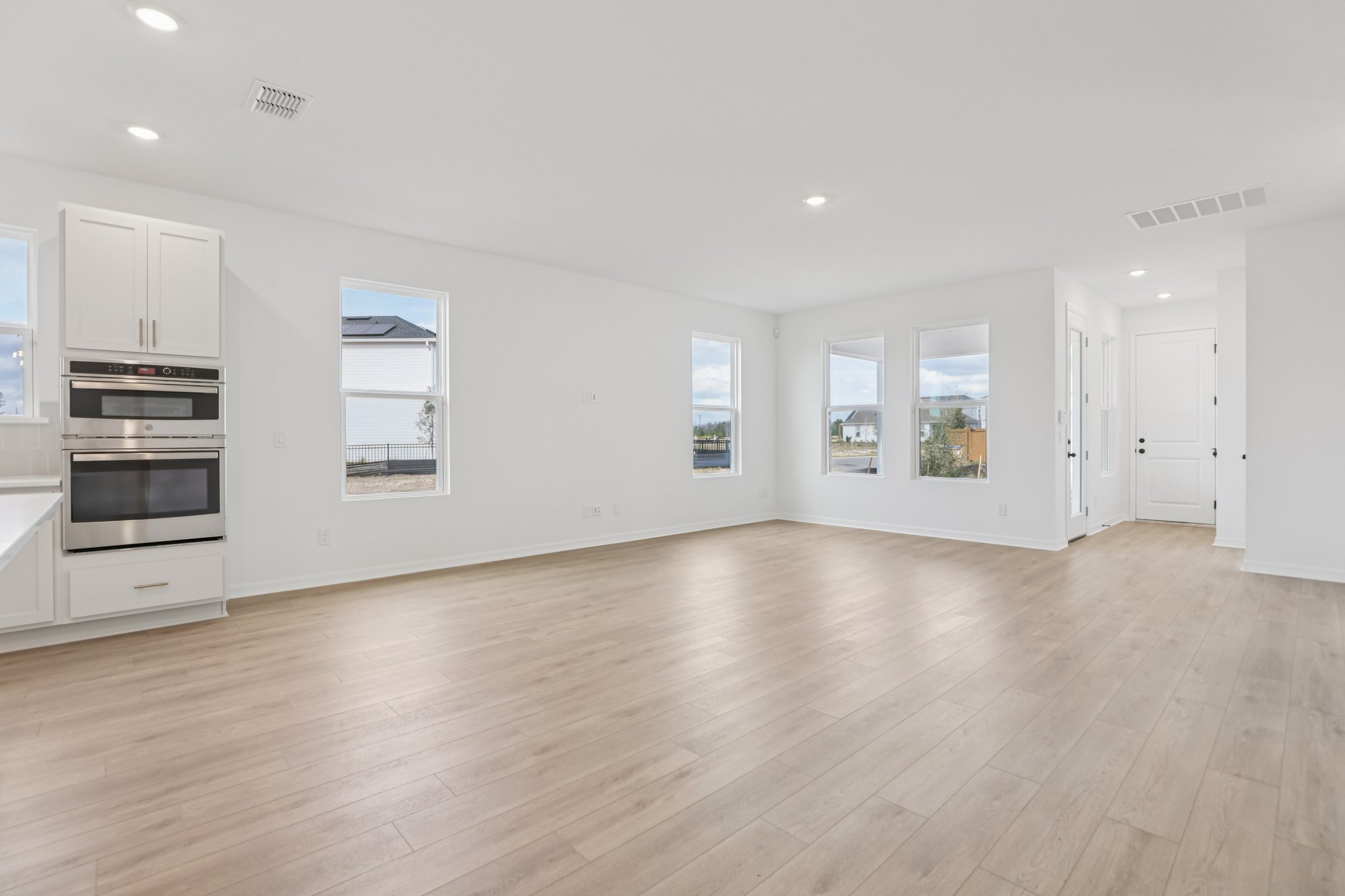 Sailhouse Dr-S0901-006.jpg