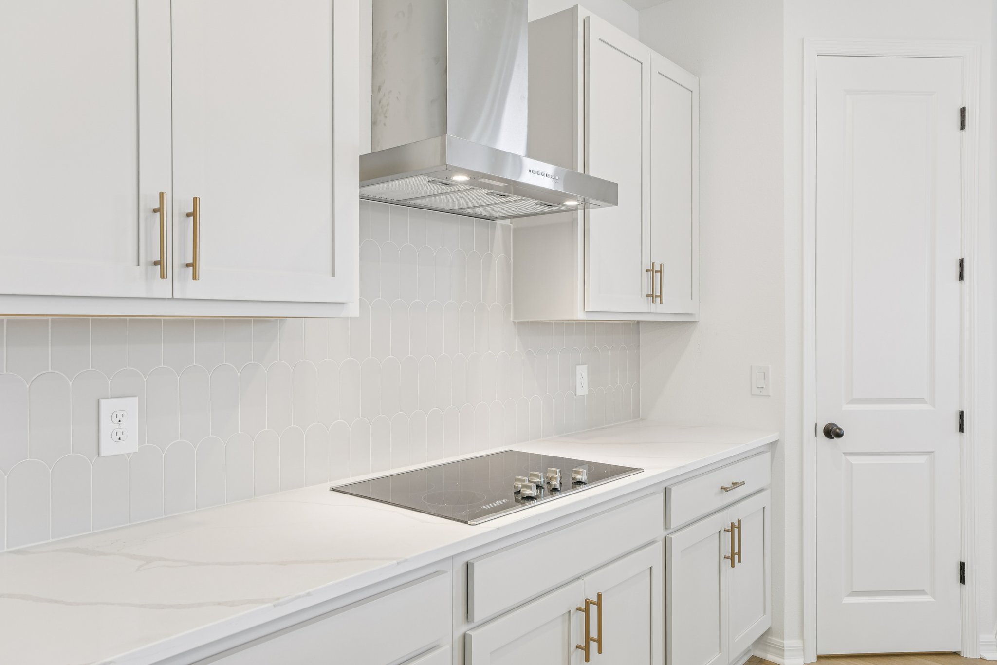 Sailhouse Dr-S0901-015.jpg