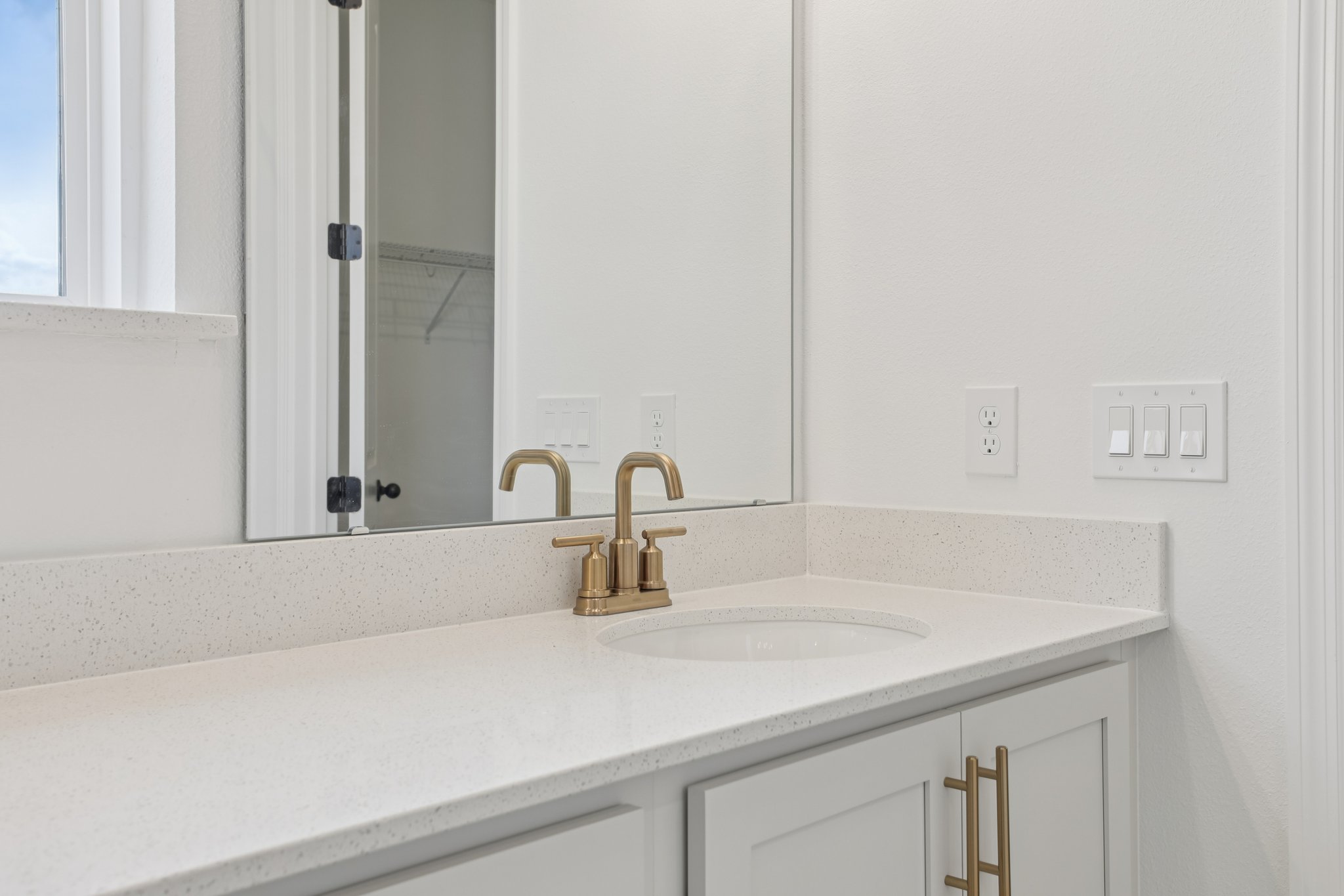 Sailhouse Dr-S0901-036.jpg