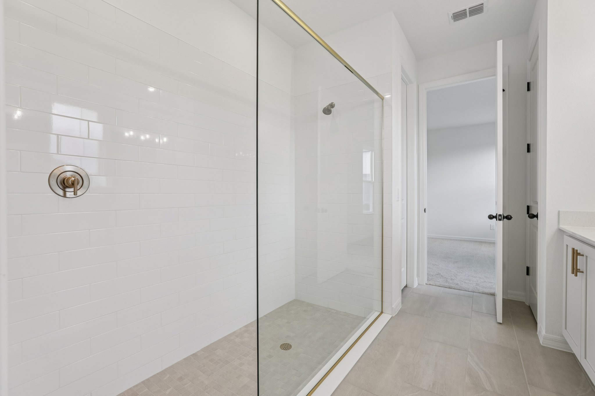 Sailhouse Dr-S0901-037.jpg