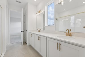 Sailhouse Dr-S0901-035.jpg