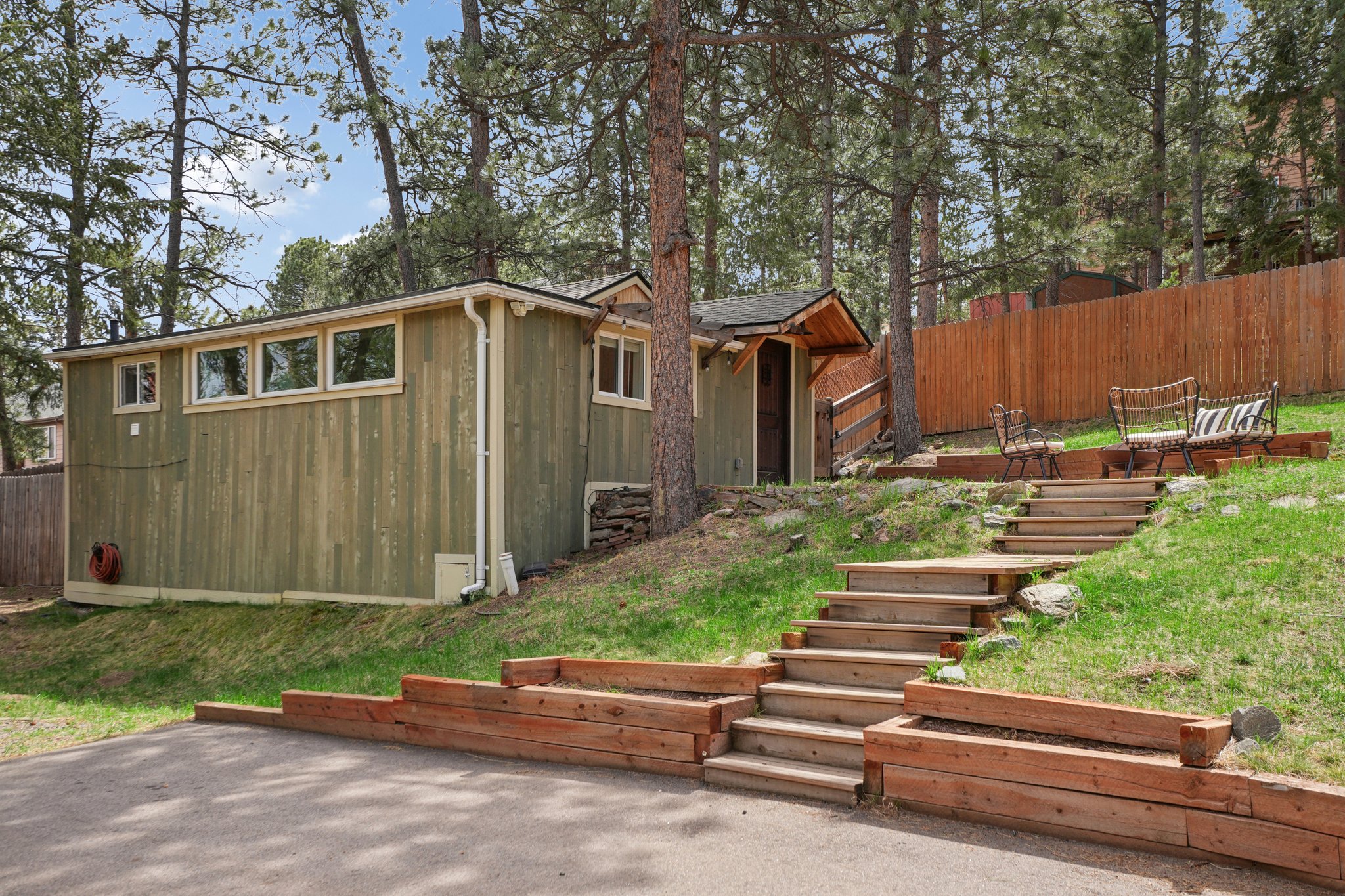 Spruce Rd-S1004-002.jpg