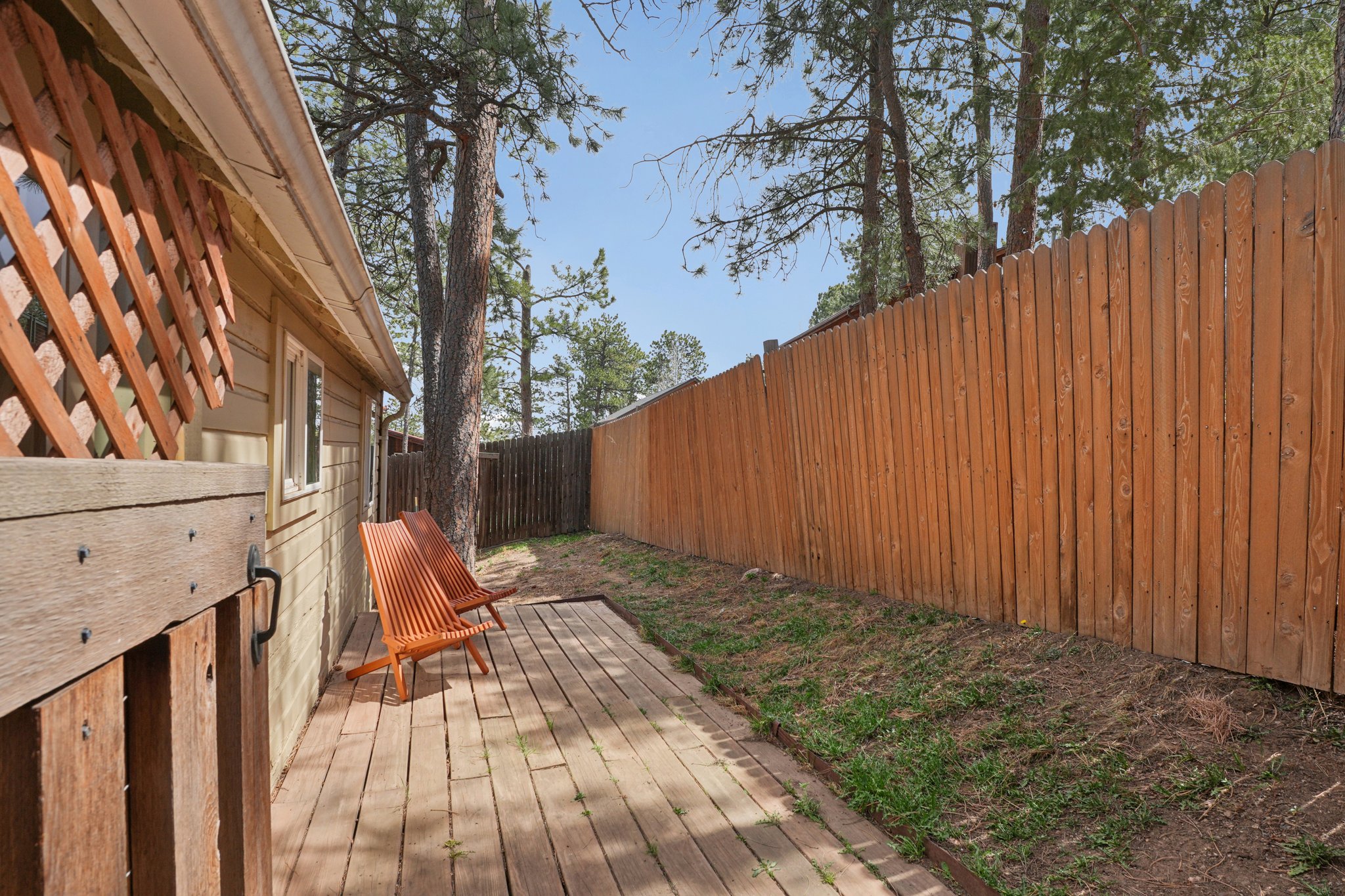 Spruce Rd-S1004-040.jpg