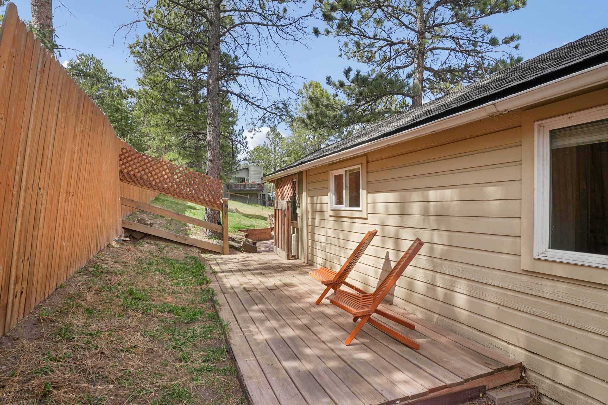 Spruce Rd-S1004-041.jpg