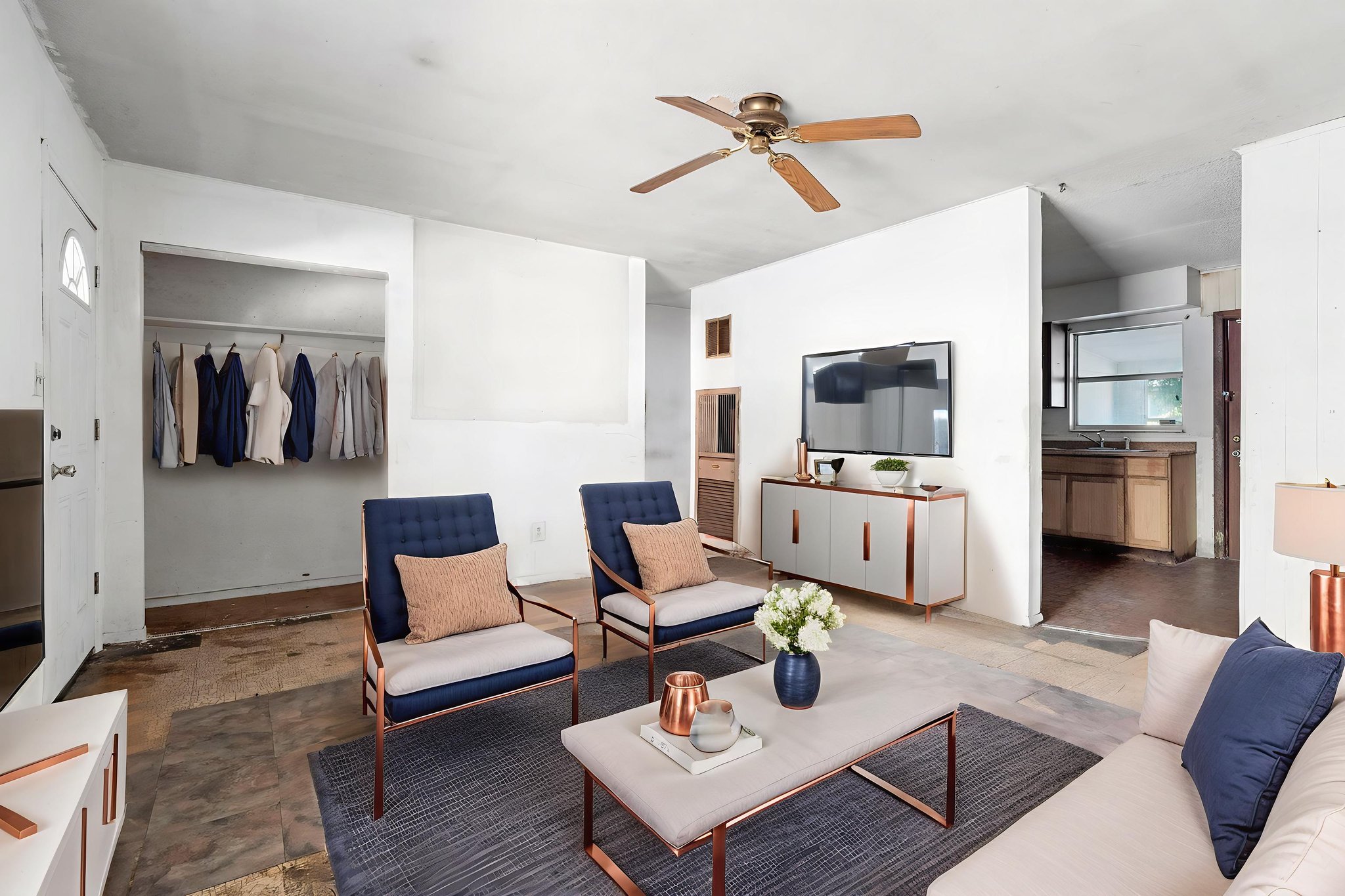 DSC02856 virtually staged.jpeg