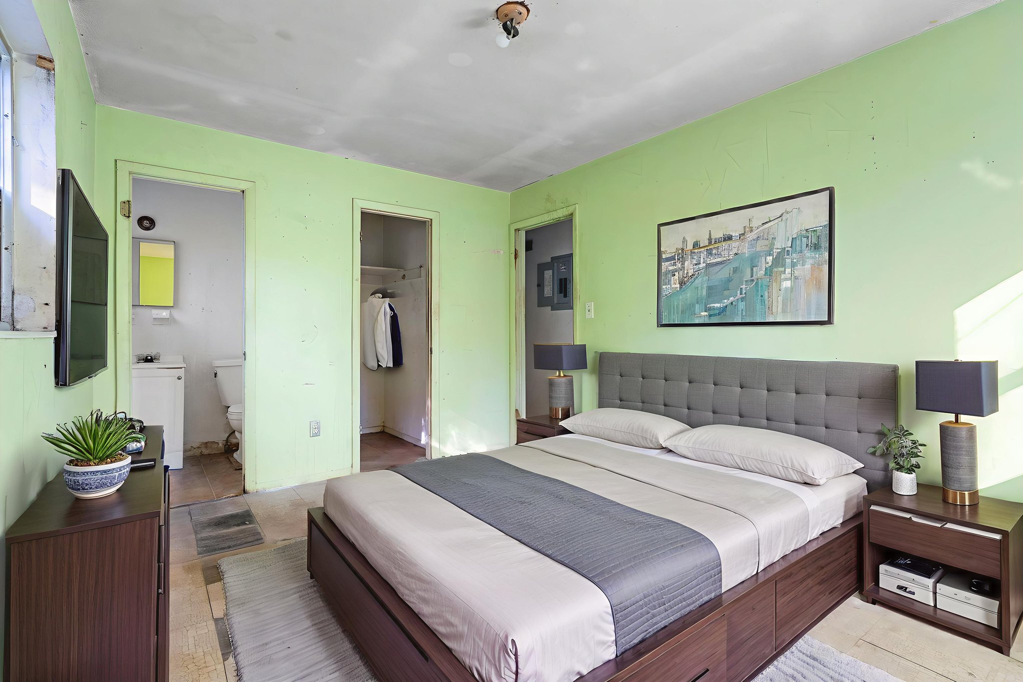 DSC02959 virtually staged.jpeg