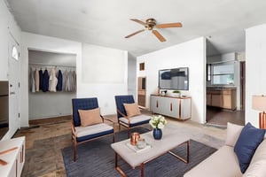 DSC02856 virtually staged.jpeg