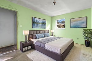 DSC02969 virtually staged.jpeg