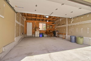  Photo 33
