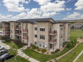 Main Floor Living in Enchantment Ridge Condominiums