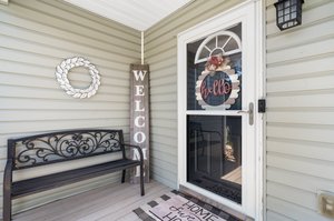 Front Porch/Entrance