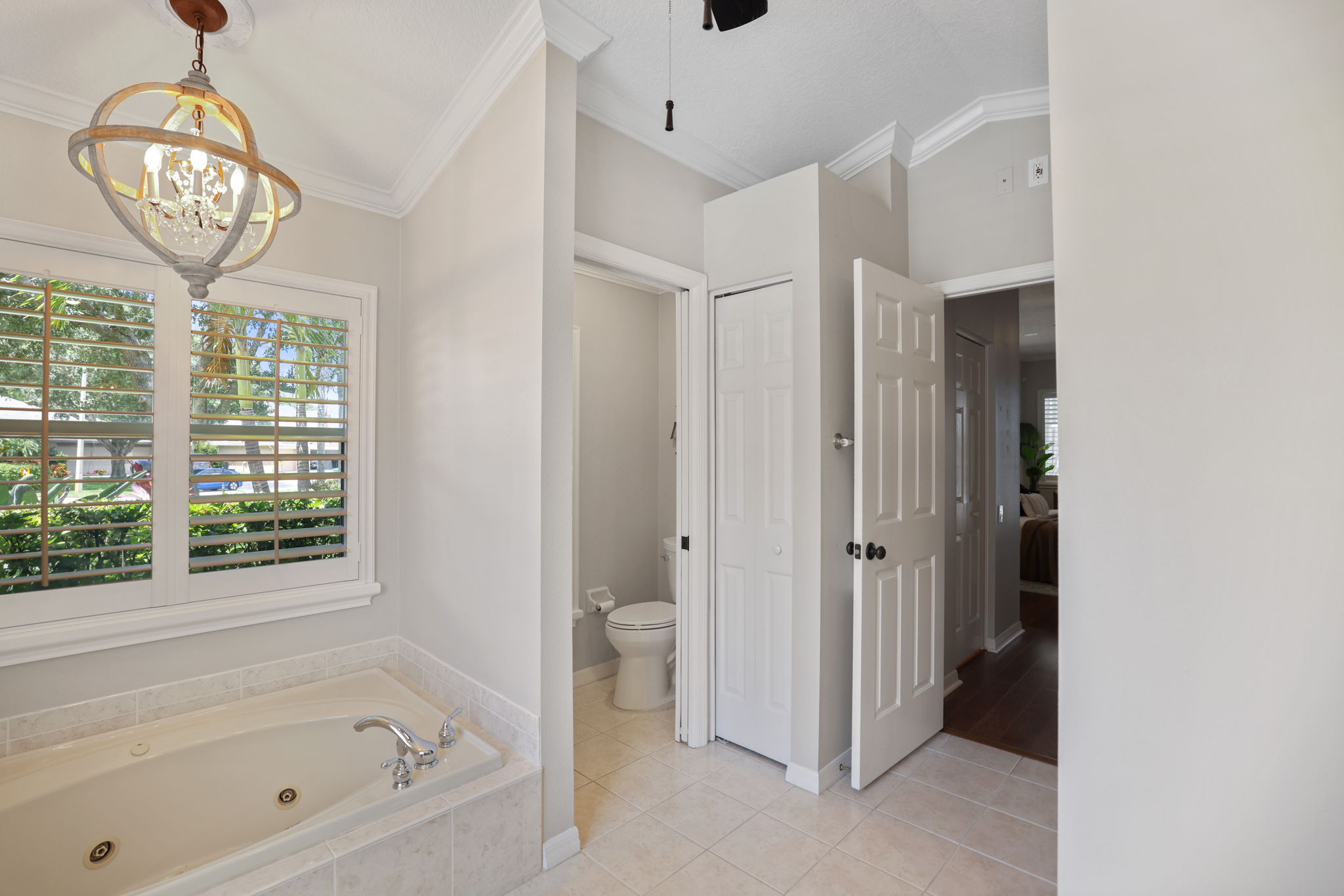 Bathroom 1 - 495A2145 (1)