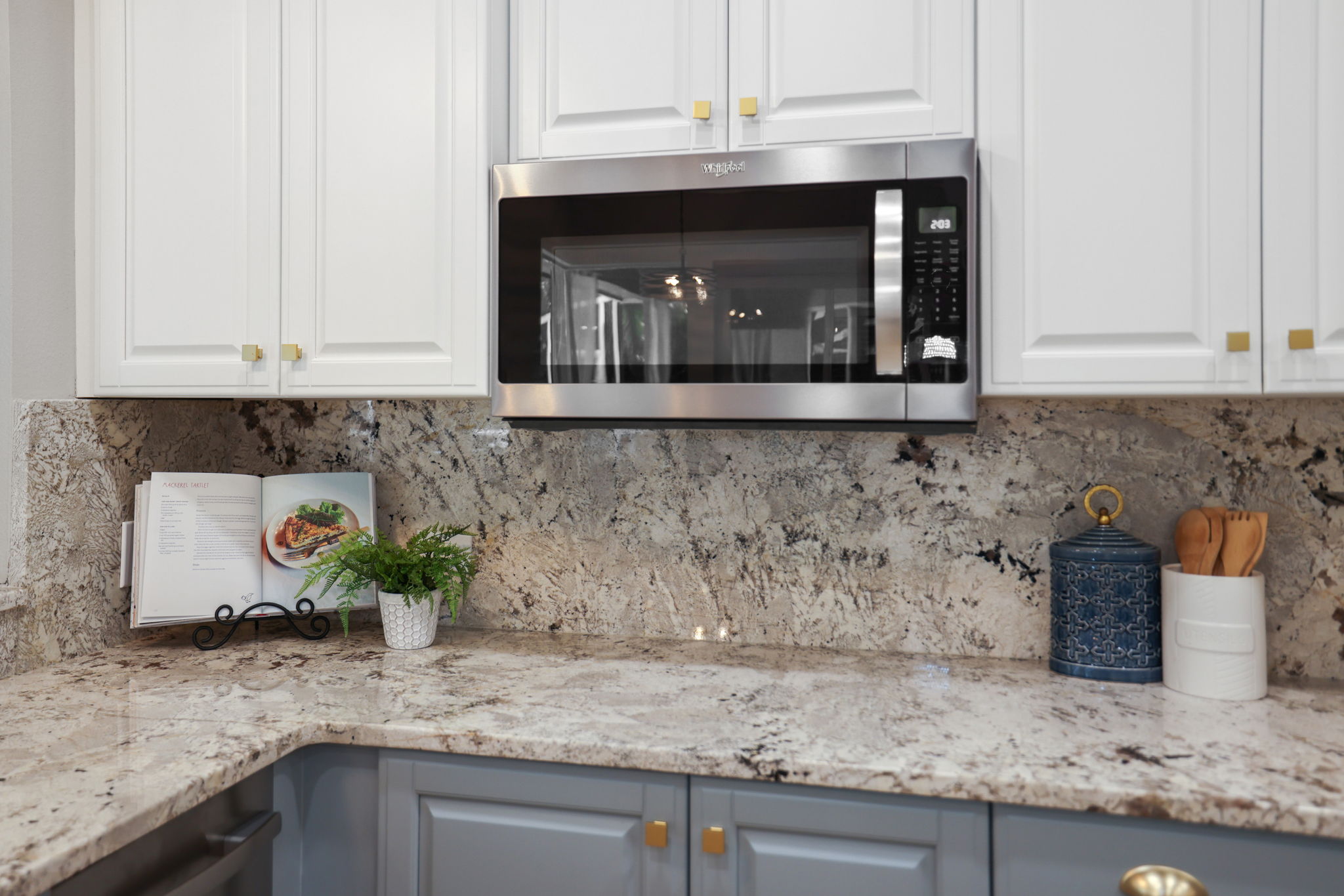 Kitchen CU - 495A2167 (1)