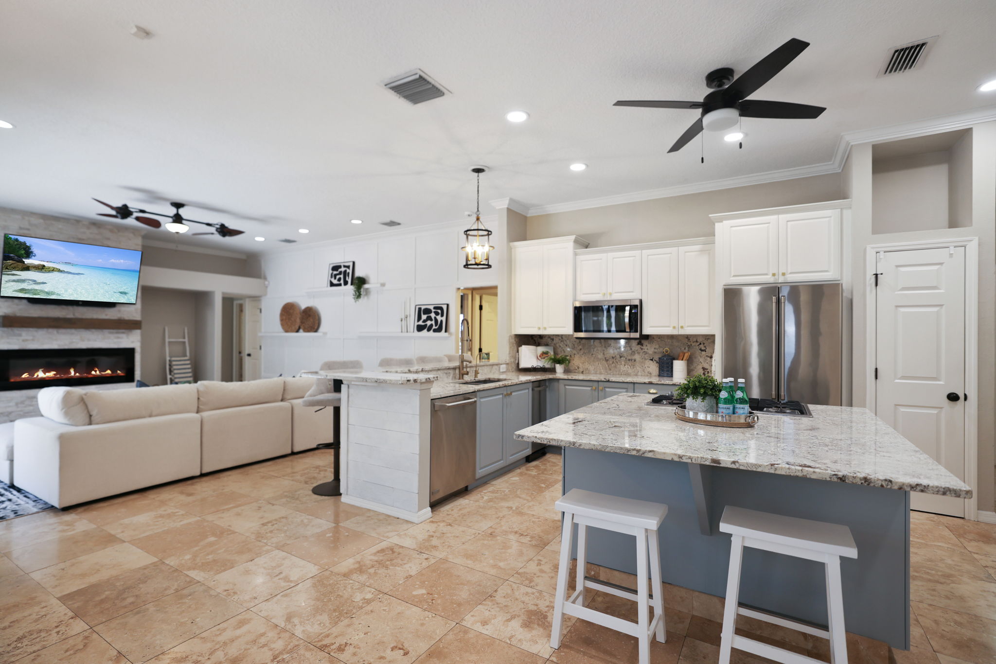 Kitchen LR - 495A2202 (1)
