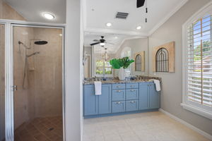 Bathroom 1 - 495A2147 (1) RT