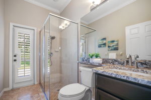 Bathroom 3 - 495A2075 (1)