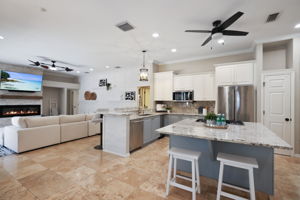 Kitchen LR - 495A2202 (1)